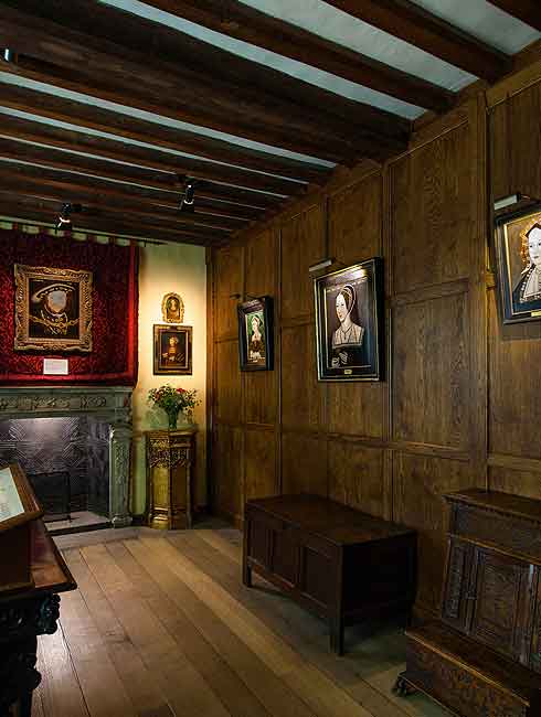 hever castle hogarth lighting illuminating paintings of anne boleyn
