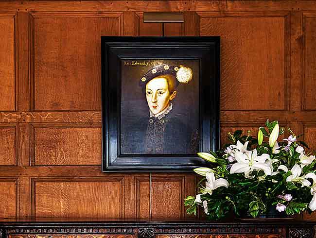 hogarth picture light on portrait at hever castle