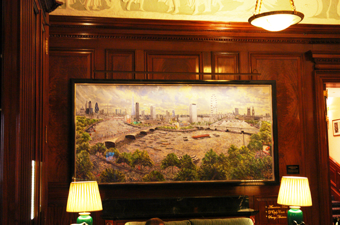 hogarth lighting at the savoy, Contemporary picture lights