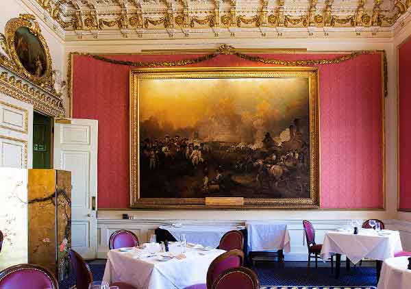 How to light a large painting? Hogarth picture lights, handmade luminaires for elegant interiors