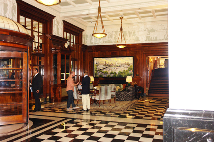 hogarth at the savoy hotel, london, installing contemporary picture light